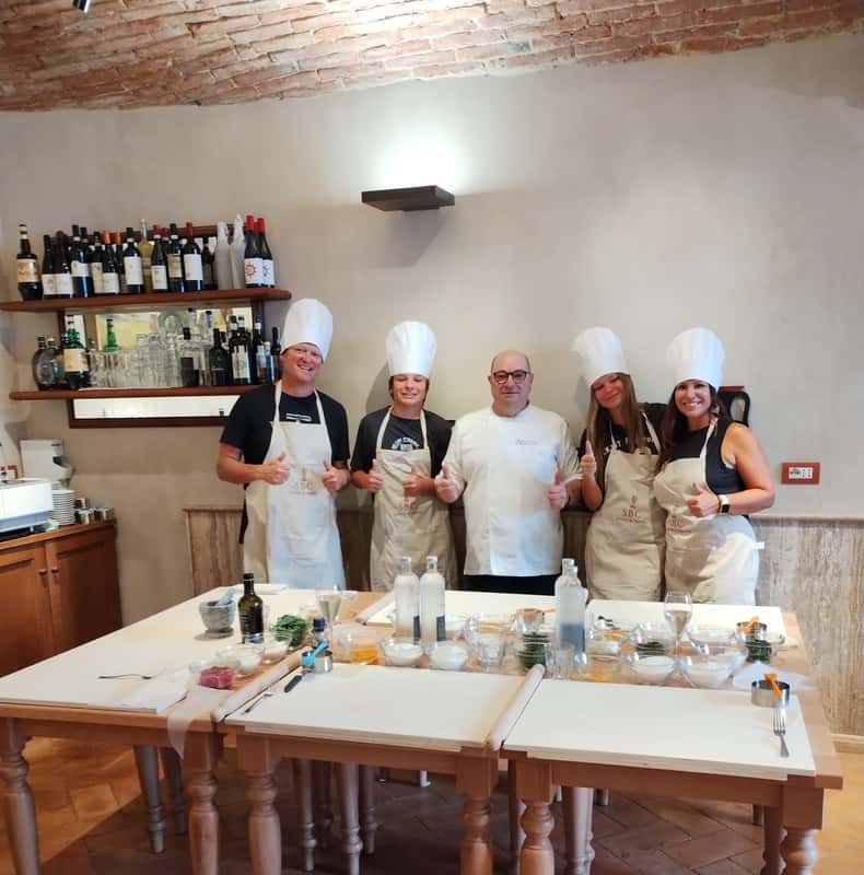 Montepulciano: Tuscan Cooking Class with Fresh Pasta & Wine